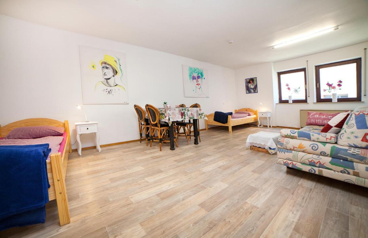 Haus Haas Zimmer&Fewo Leilighet Lauda-Königshofen Eksteriør bilde